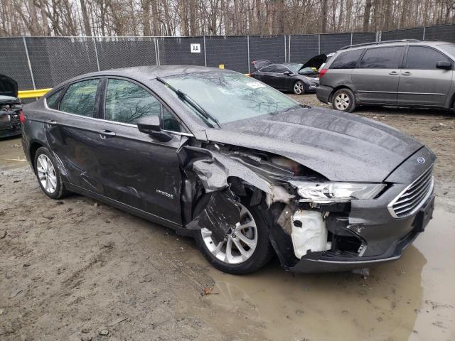 3FA6P0LU2KR214713 Ford FUSION SE