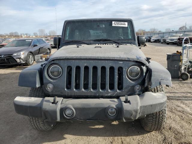 1C4BJWEG5HL564221 Jeep Wrangler Unlimited Sahara