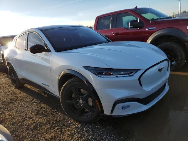3FMTK2R71MMA36099 Ford Mustang Mach-e California Route 1
