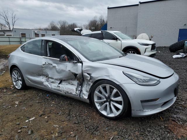 5YJ3E1EB1JF121377 Tesla MODEL 3