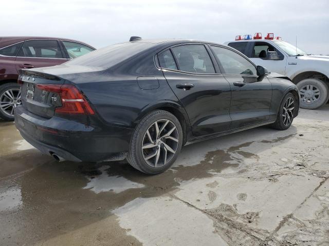 7JR102FK6KG016885 Volvo S60 T5 Momentum