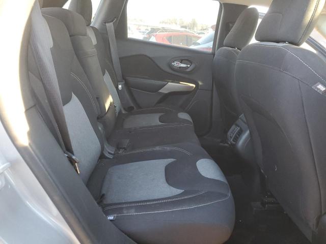 1C4PJLCB5JD615731 Jeep Cherokee Latitude