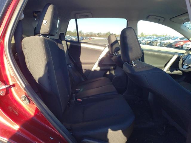 2T3BFREV7JW792175 Toyota RAV4 LE