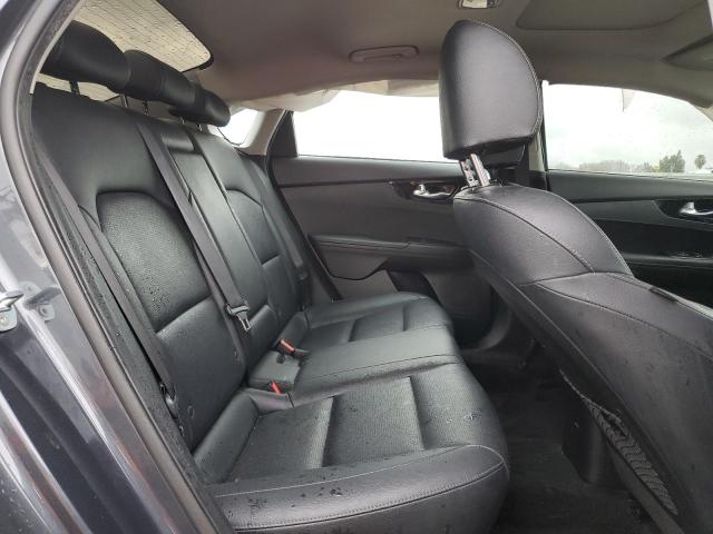 3KPF54AD6ME282842 KIA FORTE EX