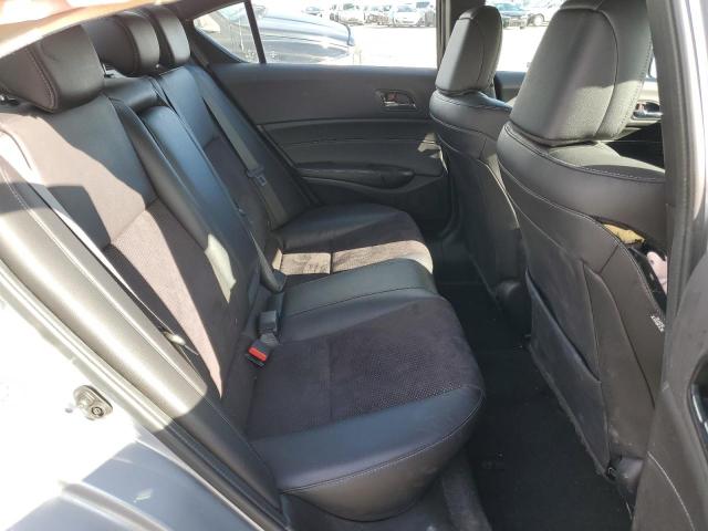 19UDE2F84HA012784 Acura Ilx Premium