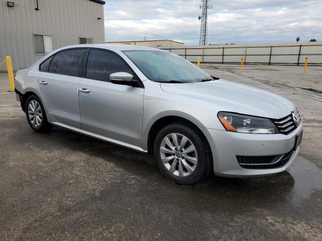 1VWAT7A37FC043266 Volkswagen PASSAT S