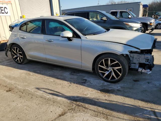 7JRA22TK3LG035040 Volvo S60 T6 Momentum