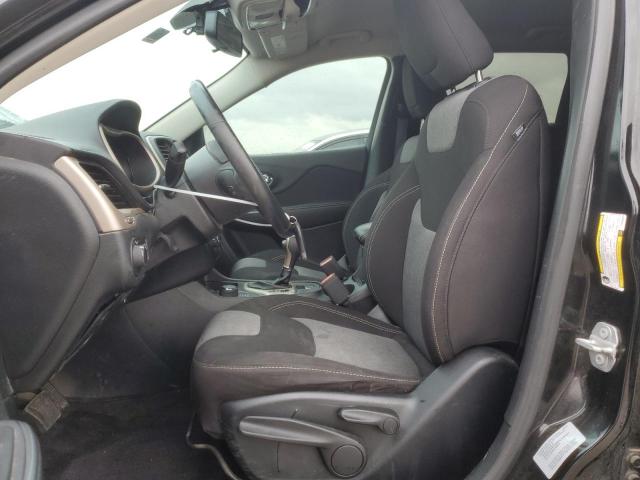 1C4PJMAS8HW560828 Jeep Cherokee Sport