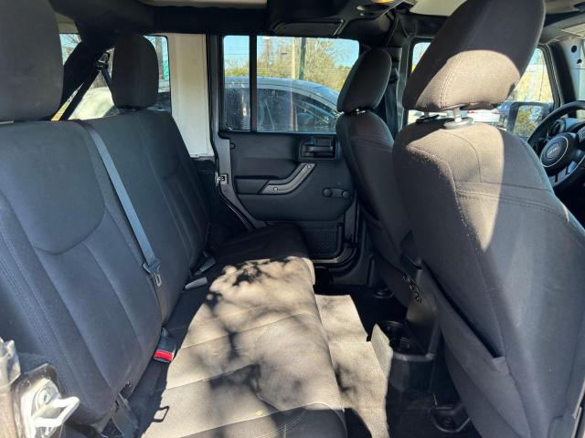 1C4BJWDG4HL533771 Jeep Wrangler Unlimited Sport