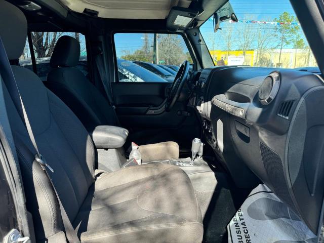 1C4BJWDG4HL533771 Jeep Wrangler Unlimited Sport