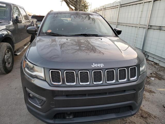 3C4NJDBB4JT393093 Jeep Compass Latitude