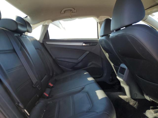 1VWAT7A36FC036695 Volkswagen PASSAT S
