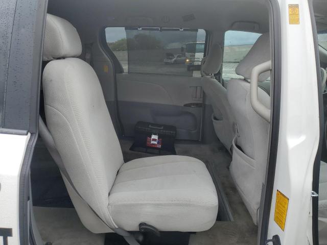 5TDKK3DC3ES500229 Toyota SIENNA LE