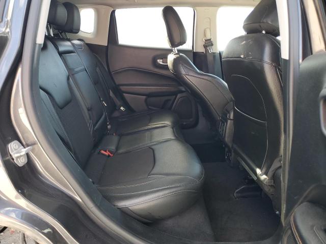 3C4NJDBBXJT436593 Jeep COMPASS LA