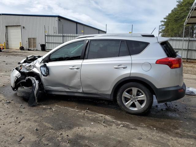 2T3WFREV3FW174683 Toyota Rav4 Xle