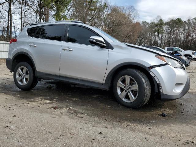 2T3WFREV3FW174683 Toyota Rav4 Xle