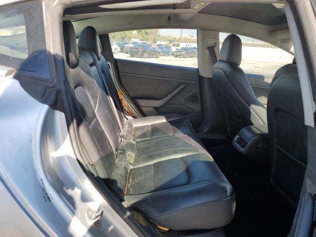 5YJ3E1EA9JF052638 Tesla 2018