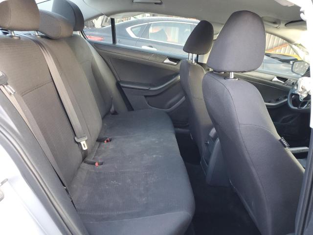 3VW267AJ3GM305147 Volkswagen 2016
