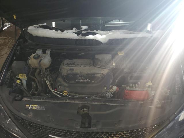 2C4RC1CG6NR105040 Chrysler Voyager Lx
