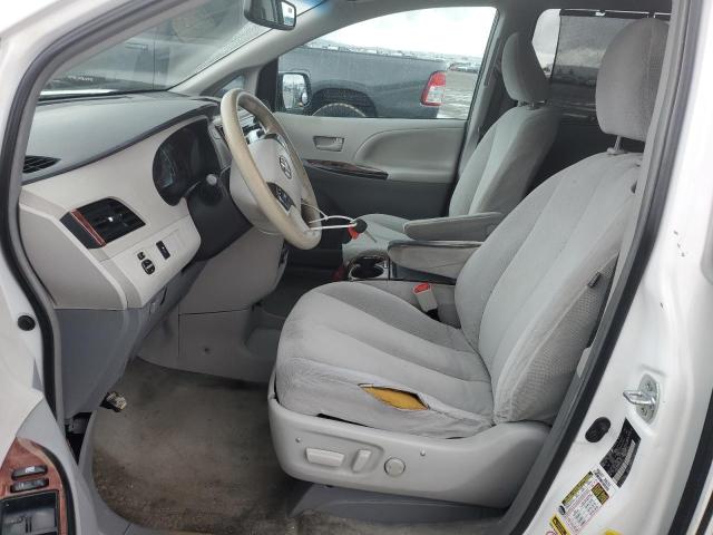 5TDKK3DC3ES500229 Toyota SIENNA LE
