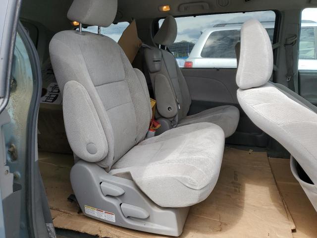 5TDKZ3DC5HS868914 Toyota SIENNA LE