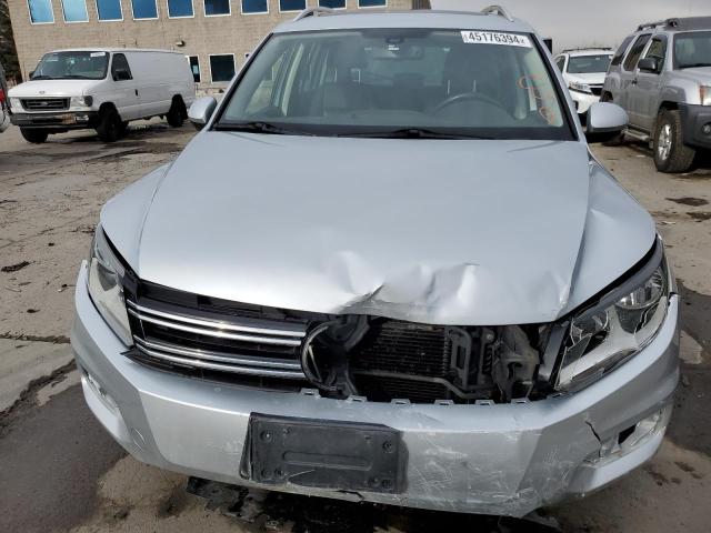 WVGSV7AX2HK007977 Volkswagen Tiguan Wolfsburg