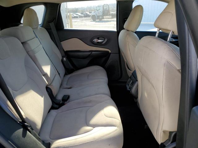 1C4PJLCB7GW282302 Jeep Cherokee Latitude