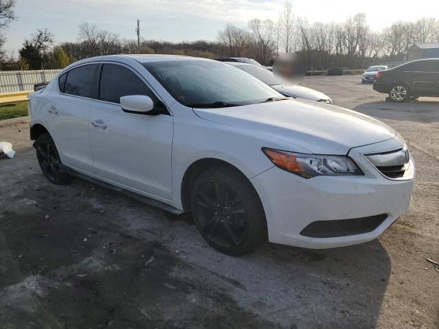 19VDE1F32EE004018 Acura ILX 20