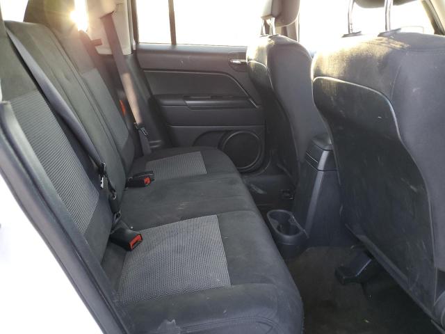 1C4NJPBB8GD749058 Jeep Patriot Sport