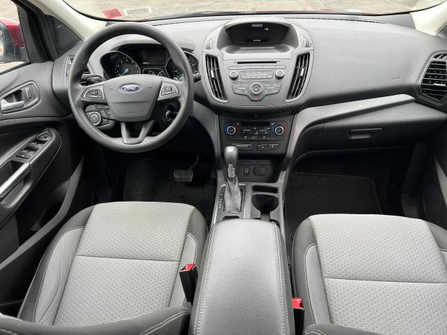 1FMCU9GDXHUF00701 Ford ESCAPE SE