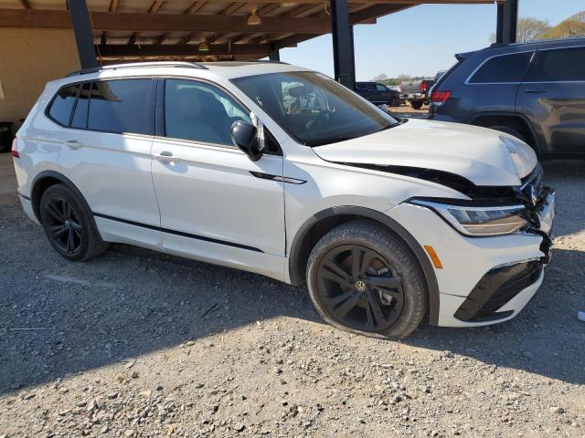 3VVCB7AX1PM114626 Volkswagen Tiguan Se R-line Black