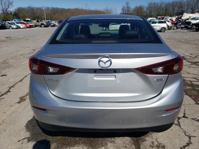 3MZBN1V38JM218413 Mazda 3 TOURING