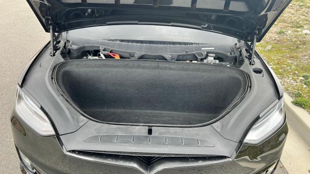 5YJXCAE47LF261008 Tesla MODEL X