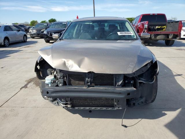 1VWBV7A37FC057134 Volkswagen PASSAT SE