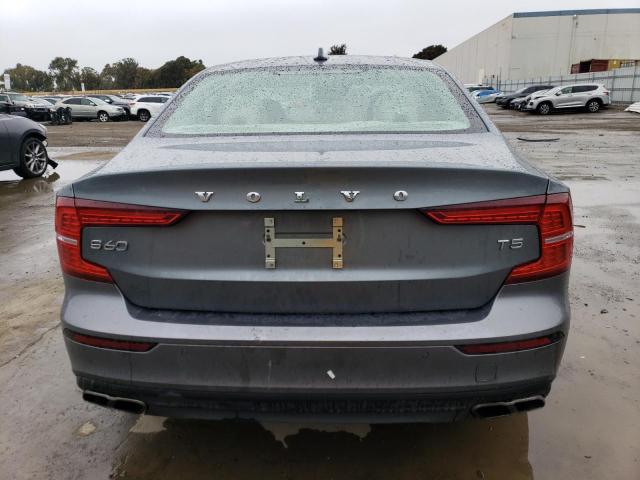7JR102FK8KG001384 Volvo S60 T5 Momentum