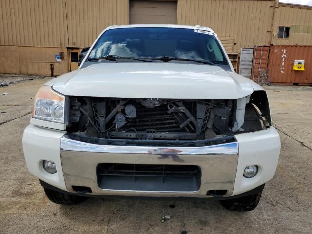 1N6BA0EC5FN503041 Nissan TITAN S