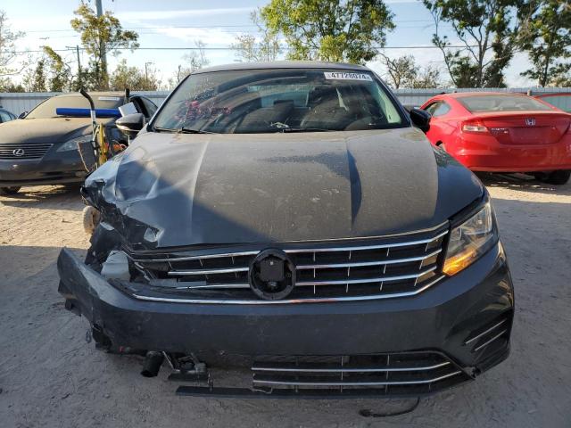 1VWDT7A37HC005696 Volkswagen Passat R-line