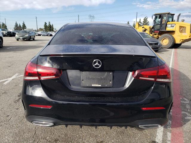 WDD3G4EB1KW018183 Mercedes-Benz A 220