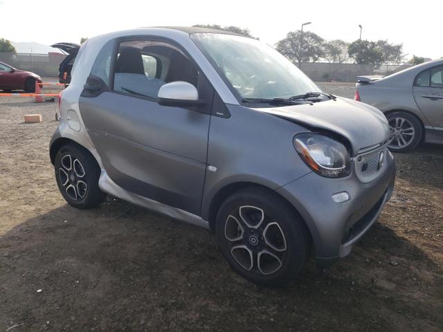 WMEFJ9BA3JK323113 Smart Fortwo