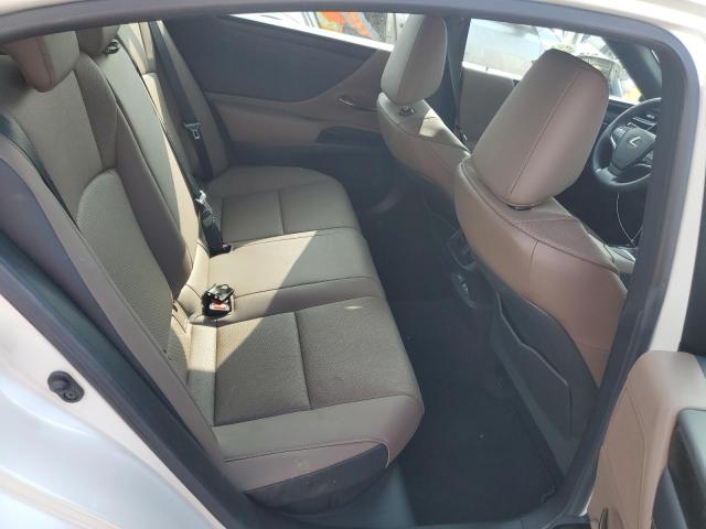 58ADA1C1XNU014498 Lexus Es 300h Base