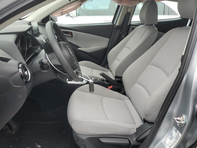 3MYDLBJV1LY702953 Toyota YARIS LE