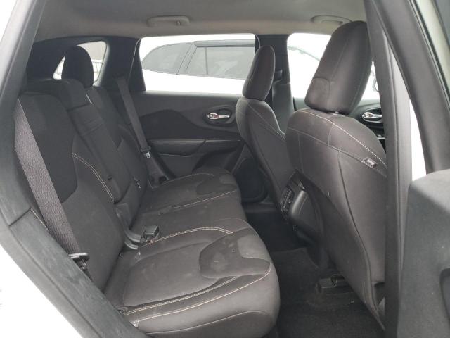 1C4PJMCB9FW739213 Jeep Cherokee Latitude