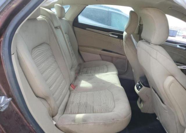 3FA6P0H72GR169105 Ford FUSION SE