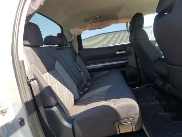 5TFDM5F17JX078657 Toyota Tundra Crewmax Sr5