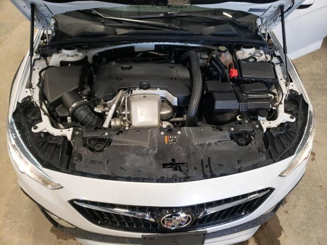 W04GV8SX1K1018930 Buick Regal Tourx Essence