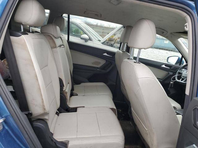 3VV3B7AXXJM033664 Volkswagen TIGUAN SE
