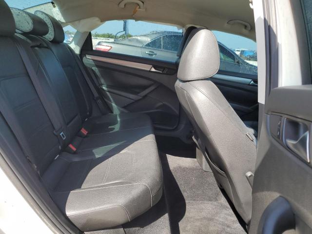 1VWAT7A32FC008196 Volkswagen PASSAT S