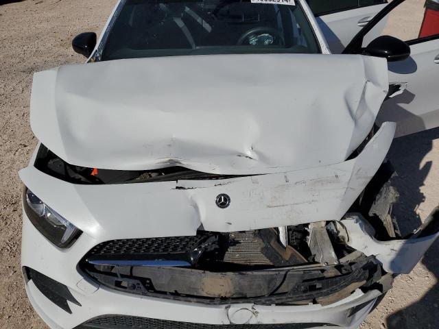 WDD3G4EB0KW024203 Mercedes-Benz A 220