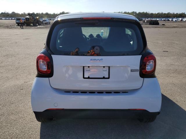 WMEFJ5DA2GK061874 Smart Fortwo