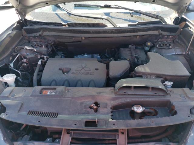 JA4AD3A33HZ038519 Mitsubishi Outlander Se